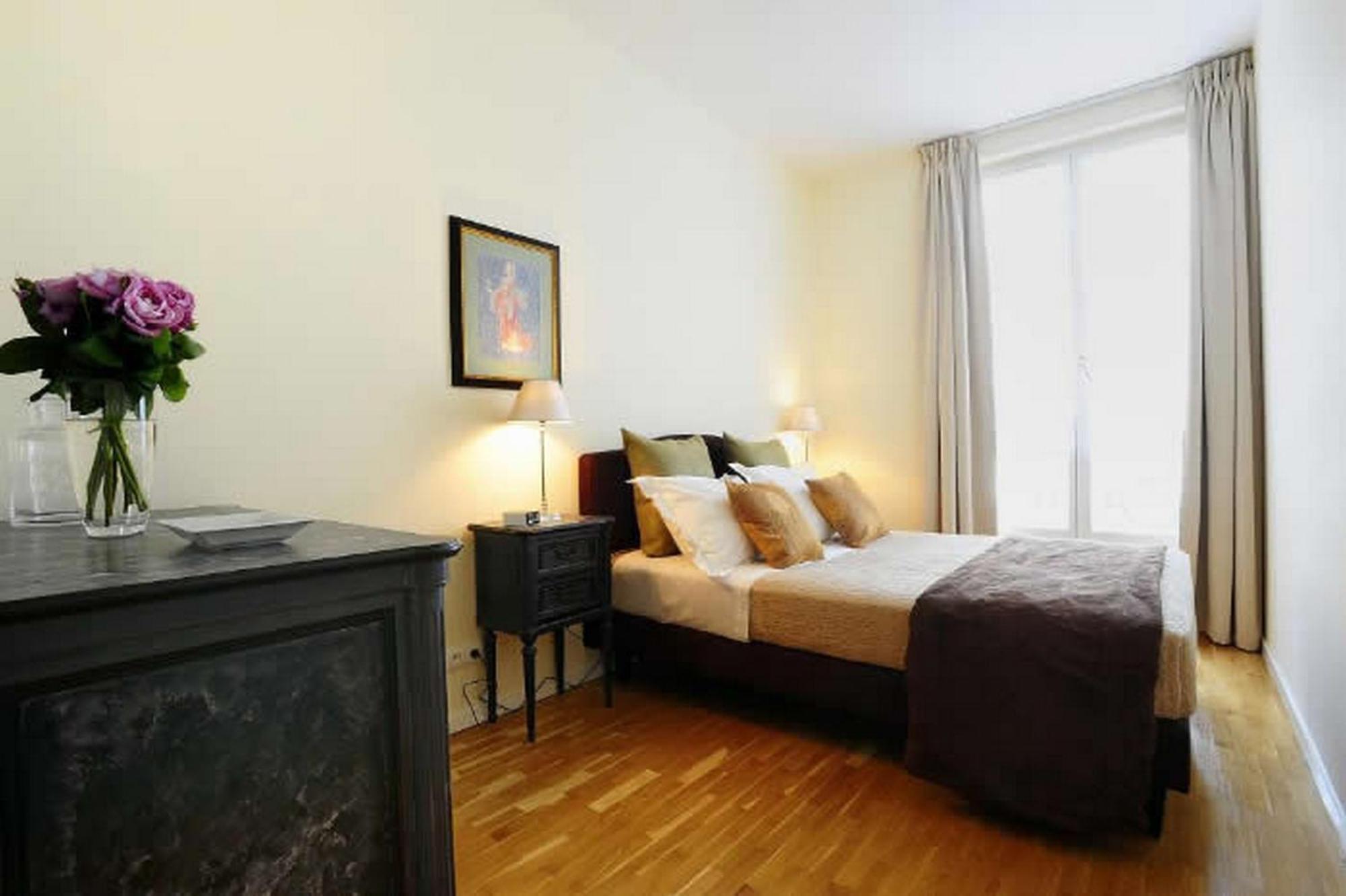 Apartment Caumartin 64 *