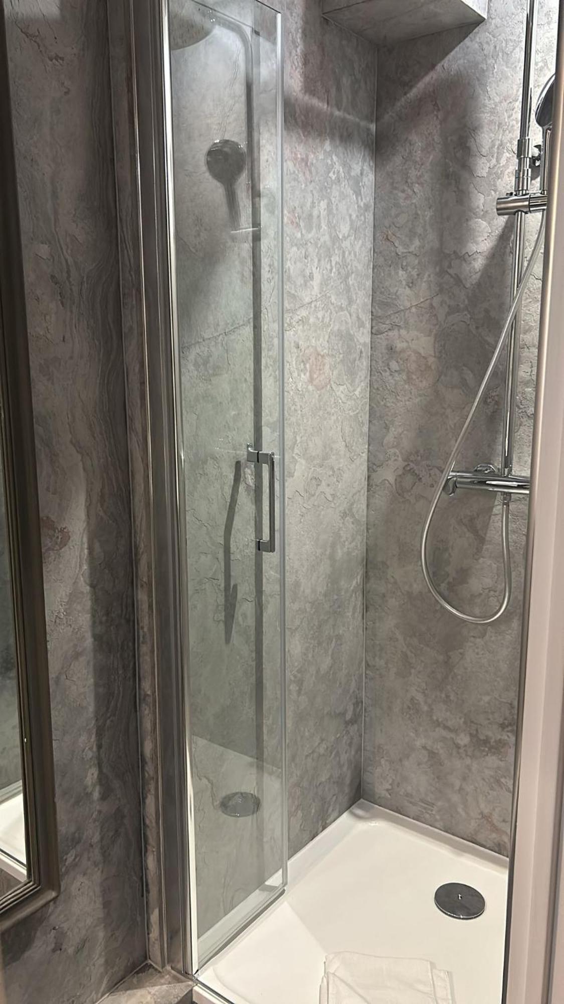 Caumartin 64 * Paris